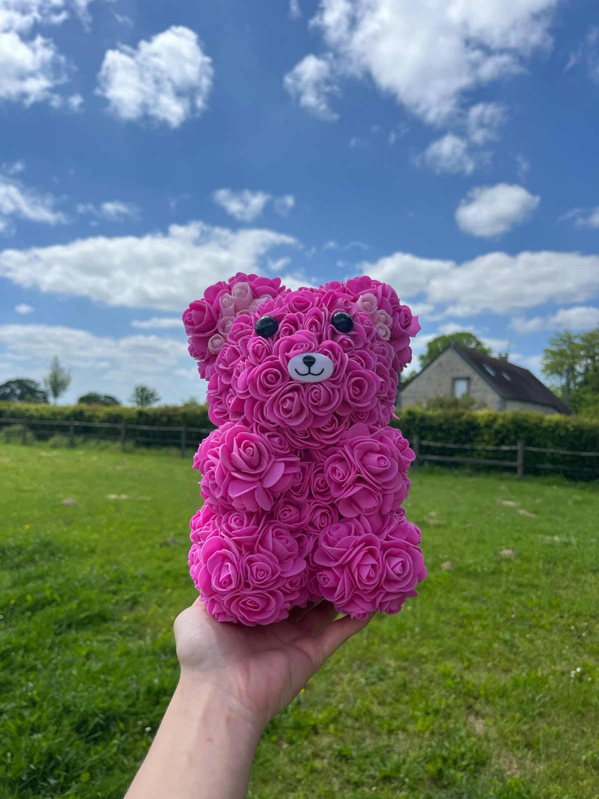 Ours Décoratif Fleuri Fait Main – Roses Fuchsia – Teddy Bear Artisanal