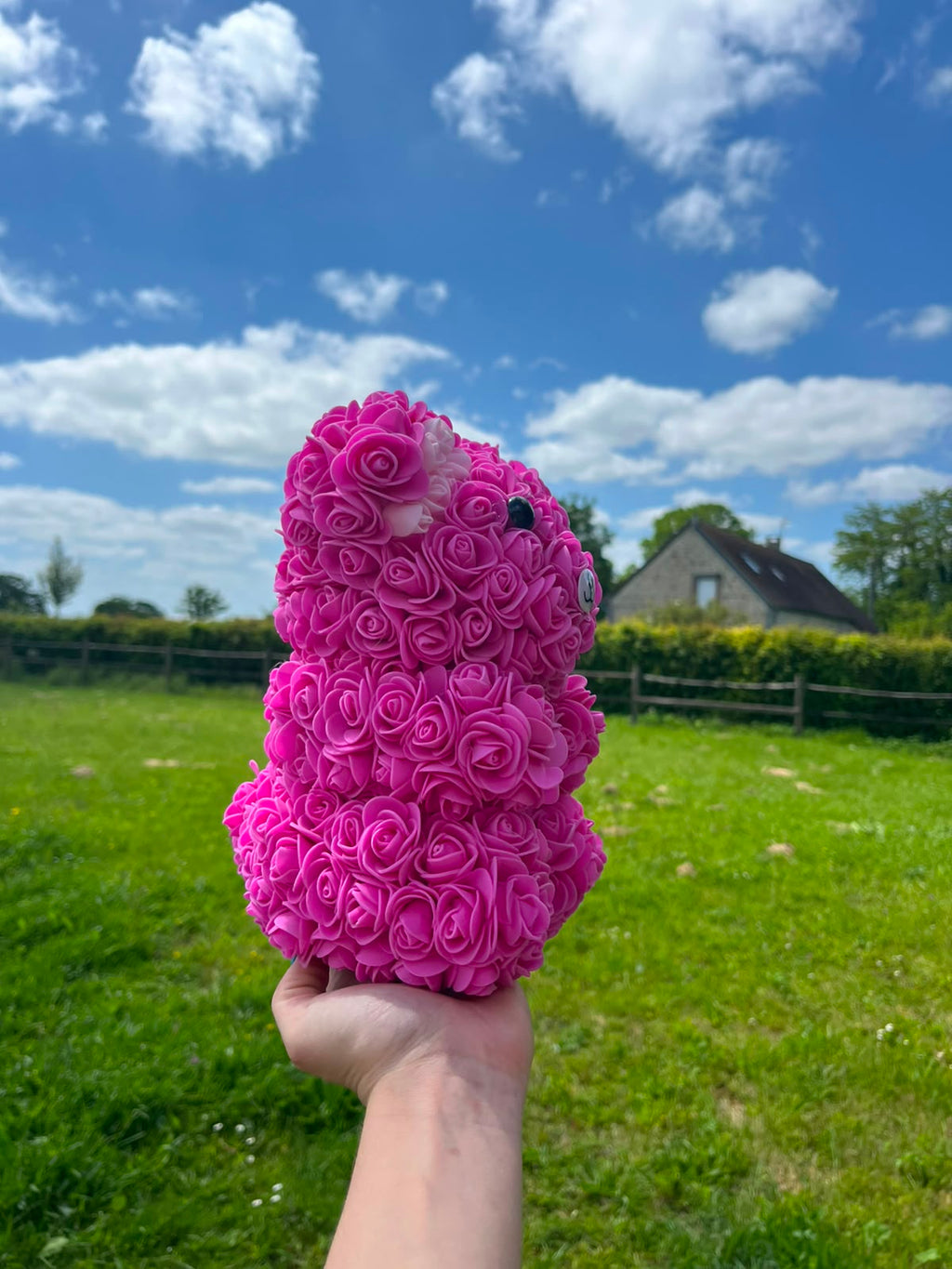 Ours Décoratif Fleuri Fait Main – Roses Fuchsia – Teddy Bear Artisanal