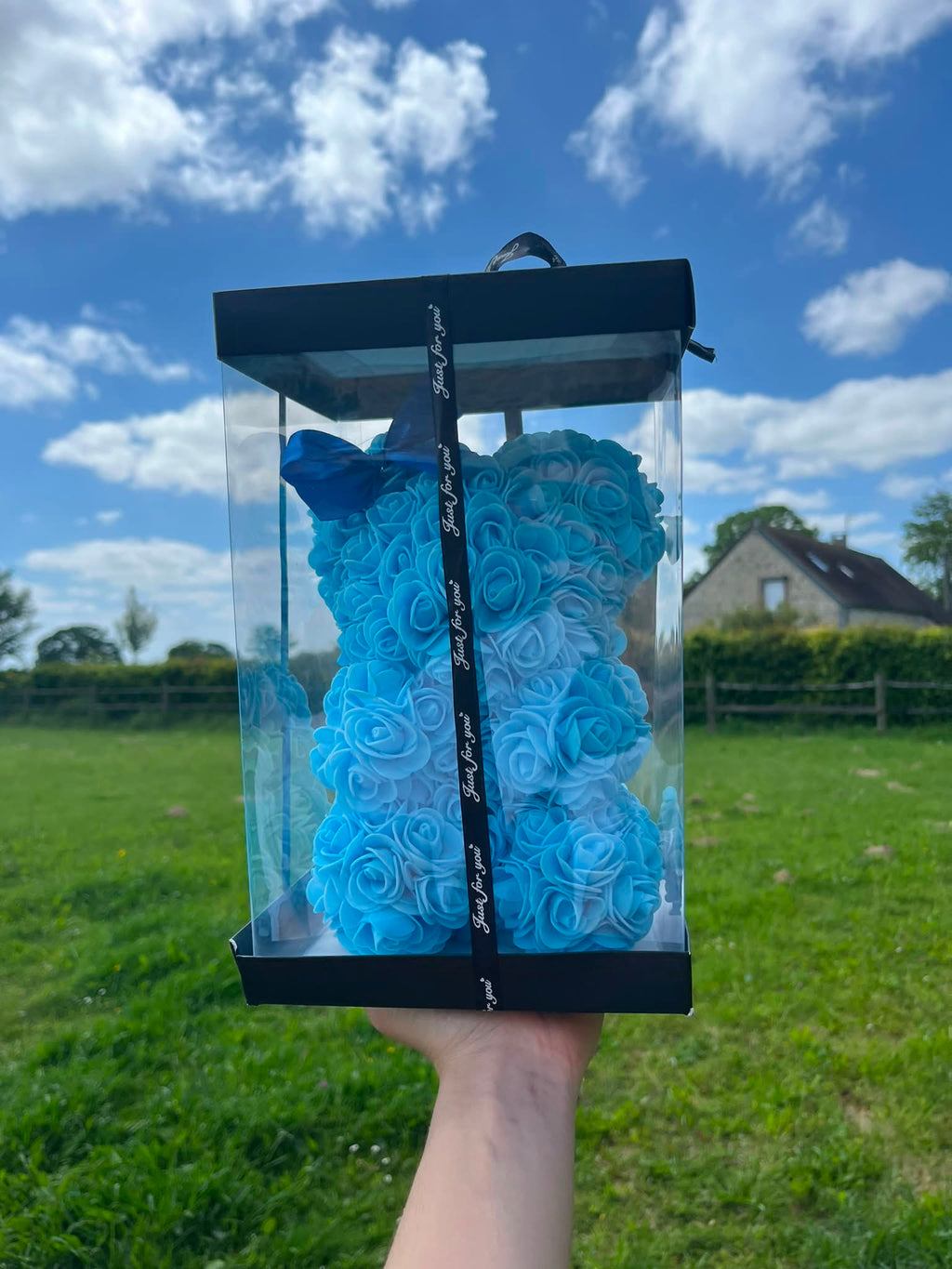 Ours Décoratif Fleuri Fait Main – Roses Bleu Ciel – Teddy Bear avec Boîte Cadeau