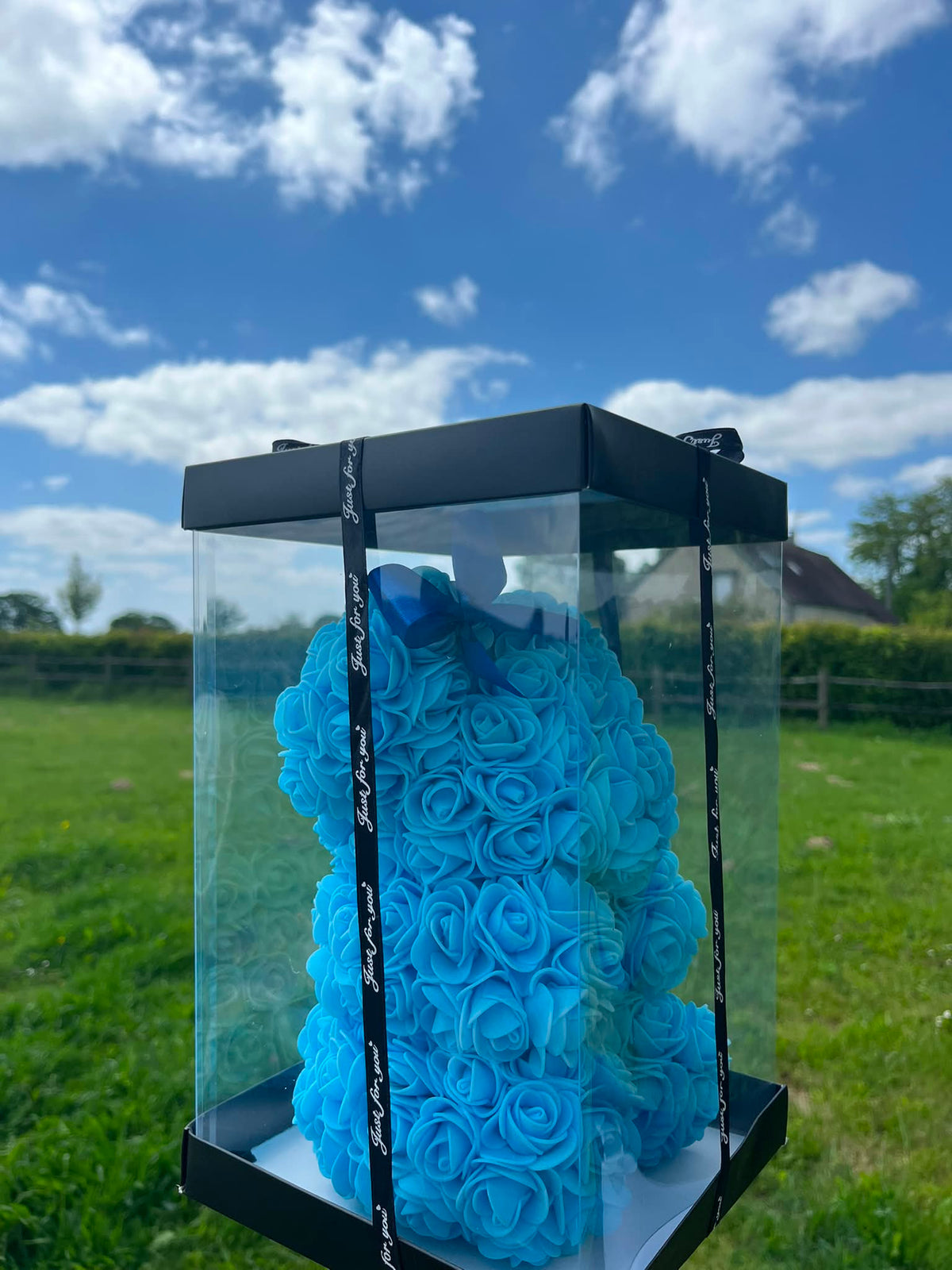 Ours Décoratif Fleuri Fait Main – Roses Bleu Ciel – Teddy Bear avec Boîte Cadeau