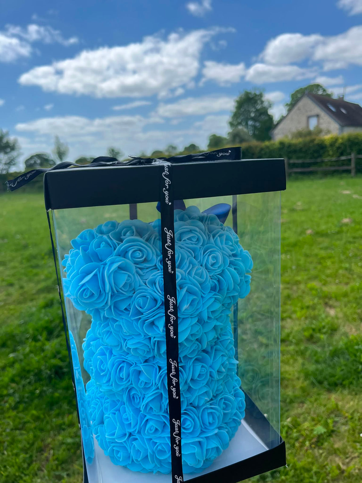 Ours Décoratif Fleuri Fait Main – Roses Bleu Ciel – Teddy Bear avec Boîte Cadeau